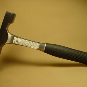 Rock hammer with chisel point