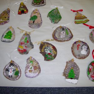 Decorated rock slabs instructions